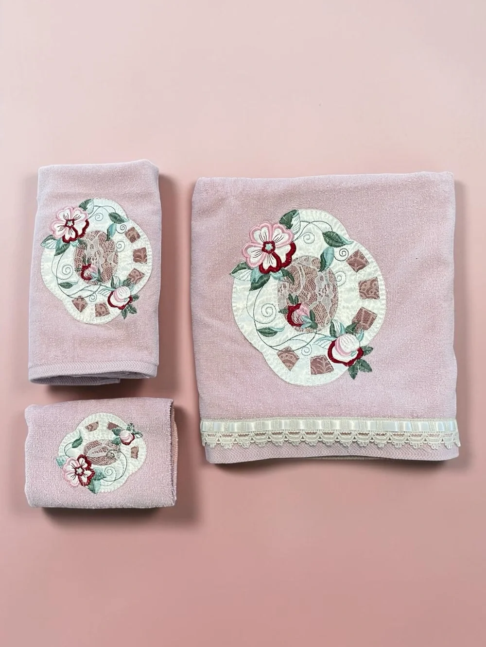 Vintage Pink 3 Pc Towel Set Floral Lace Appliqué Made in USA Cottagecore